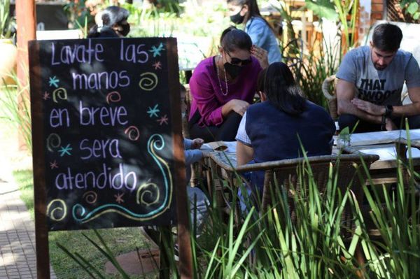 ¡Exitazo! Familias enteras disfrutan de locales gastronómicos al aire libre en Asunción | Ñanduti