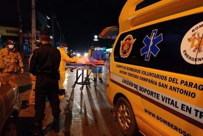 Dos vehículos colisionan en Acceso Sur, alegando cada uno haber pasado en verde - Nacionales - ABC Color