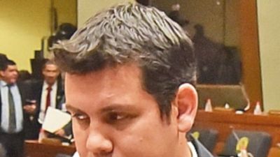 En medio de guerra política, piden control de binacionales
