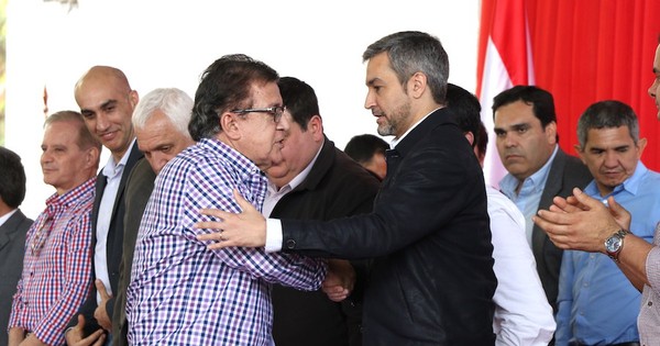 La Nación / Abdo instruyó “dar el portazo a la transparencia”, afirma senador