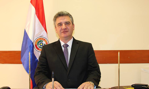 Bacchetta también pide destitución del director de la EBY