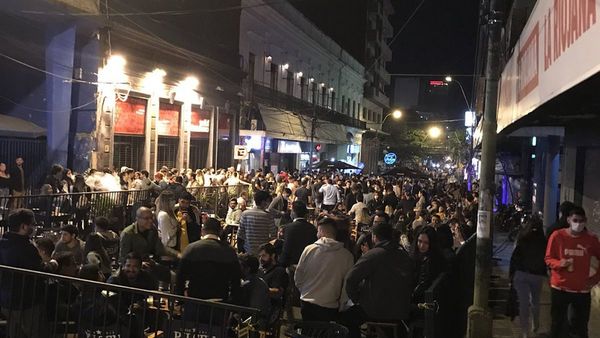 Municipalidad de Asunción prohíbe el uso de las calles a cuatro bares