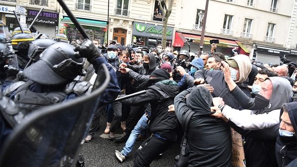 Crecen las protestas en Colombia tras denuncias de abusos policiales