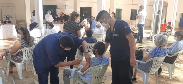 Evaluarán plan de vacunación este fin de semana para posible ampliación de rango de edades - La Clave