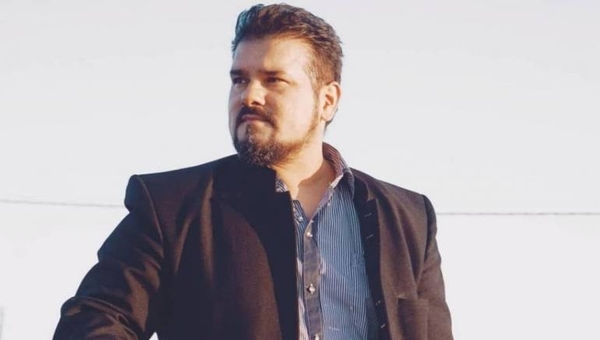 Diario HOY | Tenor Francesco homenajea a las madres con "Mama"