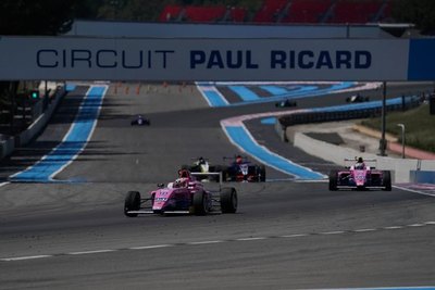 Duerksen debuta con una novena posición en Le Castellet