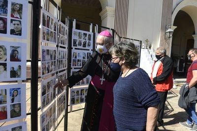 Tristeza, lágrimas y sentimientos encontrados en réquiem en honor a los difuntos en pandemia - Nacionales - ABC Color