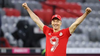 Robert Lewandowski iguala récord de Müller pero no alcanzó