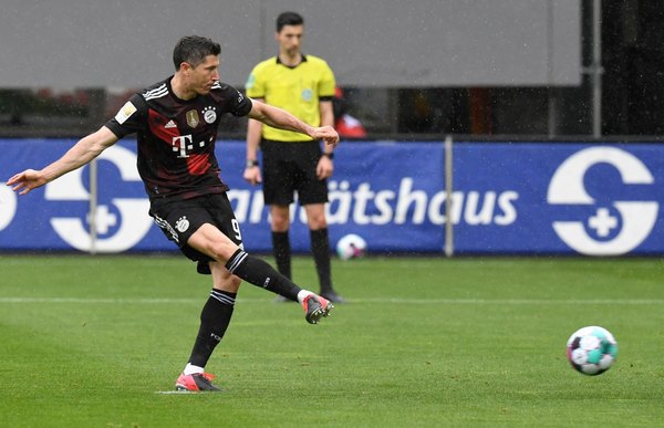 Lewandowski iguala un histórico récord de 49 años en Alemania