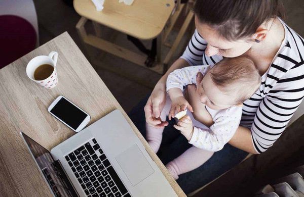 | El desafío de ser mamá: Cuidar de los hijos y poder trabajar