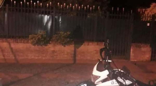 Delincuentes asesinan a un hombre en una casa de citas - Noticiero Paraguay
