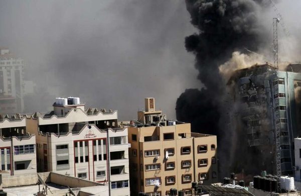 Agencia AP "conmocionada" por bombardeo israelí contra edificio de prensa en Gaza | OnLivePy