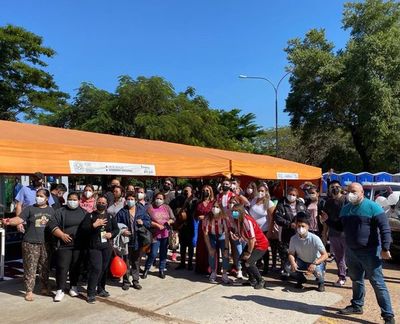 Con caravana, regalos y serenata, agasajaron a madres que acompañan a pacientes en hospitales - Nacionales - ABC Color
