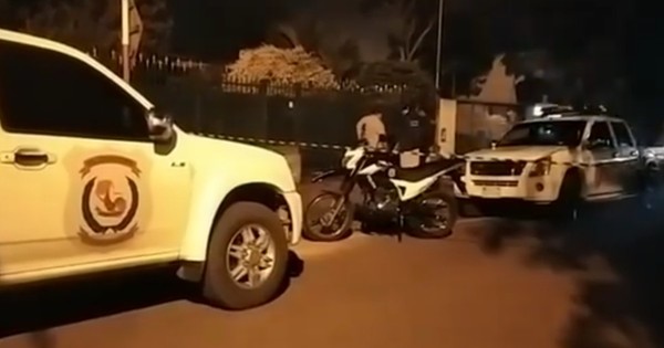 La Nación / Delincuentes asesinan a un hombre en una casa de citas