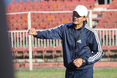 Crónica / Roberto Orlando: “HOY DÍA NOS HACEN GOLES TONTOS”