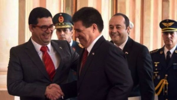 Velázquez pulsea con Cartes para internas municipales de junio