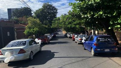 Caravana por las madres dio vuelta por hospitales