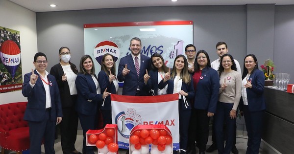 La Nación / RE/MAX cumple una década de experiencia en el mercado local