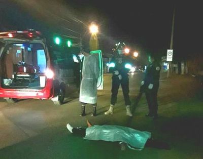Chocan, matan y abandonan a una transeúnte en el Este