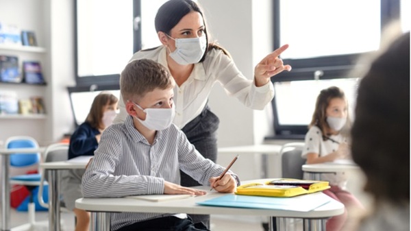 Los CDC recomendaron que en las escuelas de EEUU se sigan usando mascarillas | Ñanduti