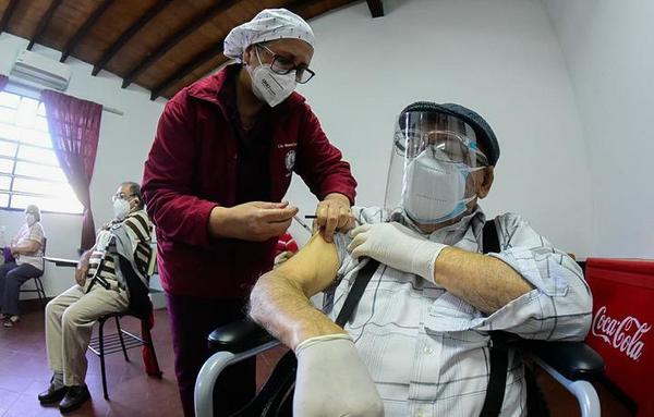“Esta semana tuvimos más vacunados por influenza que por Covid-19”, dice Borba