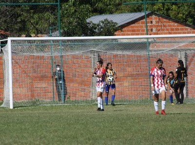 Amplia superioridad gumarela en Limpio - APF