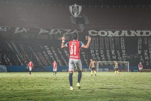 Cerro Porteño, con equipo alternativo, visita a River