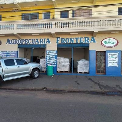 Hurtan armas de fuego y dinero en efectivo de una tienda agropecuaria