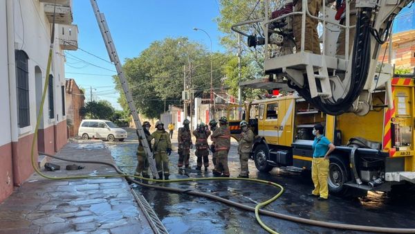 Monseñor Valenzuela advierte que el incendio de la Catedral pudo haber sido peor