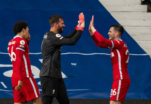 El arquero Alisson le da el triunfo al Liverpool con un perfecto cabezazo