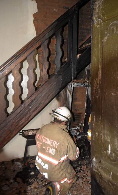 Para Comuna, incendio en la Catedral fue un “susto”, pero piden empezar a legislar para proteger edificios históricos  - Nacionales - ABC Color