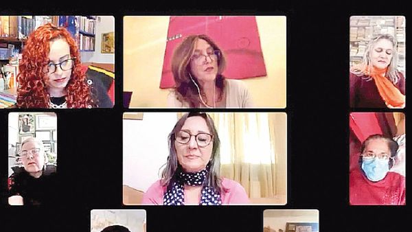 Escritoras paraguayas presentan libro en tributo a las madres