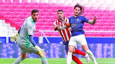 Suárez consigue media Liga