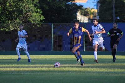 Crónica / Cristobal Colón, punterísimo en la Primera B