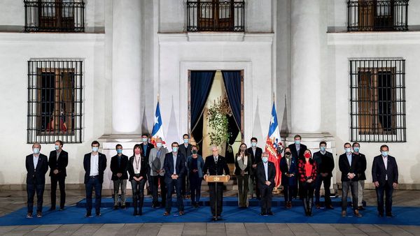 Chile castiga a la clase política y confía el cambio a independientes