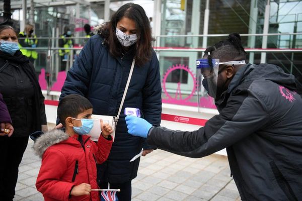 El Reino Unido levanta restricciones mientras preocupa el brote de contagios en Asia - Mundo - ABC Color