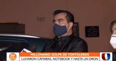 Asaltan a dueños de una productora fotográfica mientras cubrían un evento