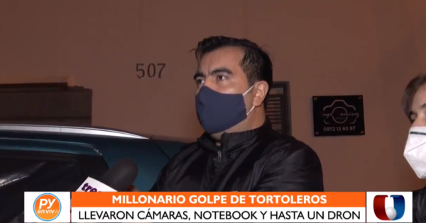 Asaltan a dueños de una productora fotográfica mientras cubrían un evento
