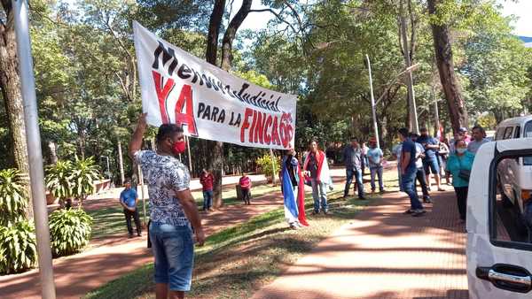 Pobladores de finca 66 impacientes y Prieto afirma que mensura depende de la Junta - La Clave