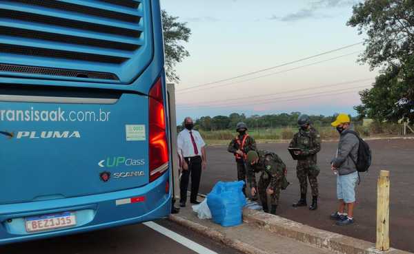 Uno 800 militares salen a las calles de Foz de Yguazú - La Clave