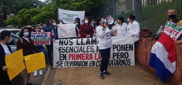 Diario HOY | Protesta de enfermeras: “No gano como Nicanor, solo cobro 1 millón de guaraníes”