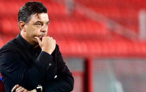 Insólito: River se perfila para jugar con un lateral en el arco