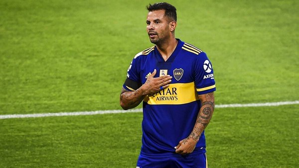 El papelón de Edwin Cardona en el superclásico argentino