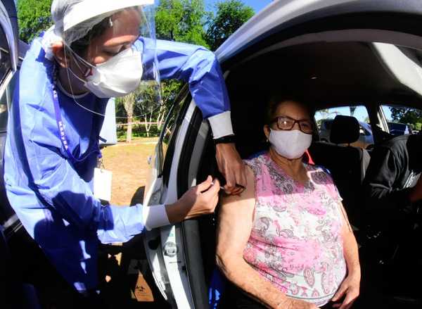 “A medida que baje la franja etaria, movimiento en vacunatorios será mayor” - Megacadena — Últimas Noticias de Paraguay