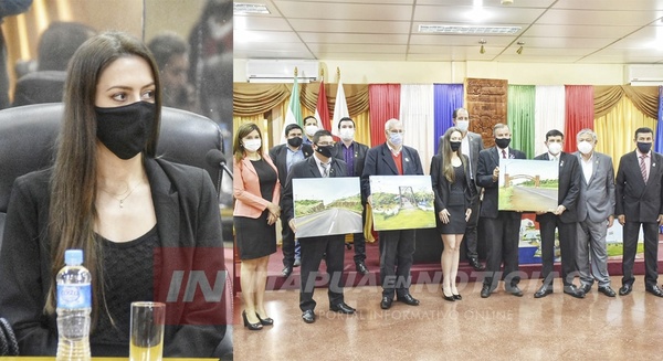 JOVEN ARTISTA PLÁSTICA RECIBIÓ RECONOCIMIENTO DE LA JUNTA DEPARTAMENTAL DE ITAPÚA