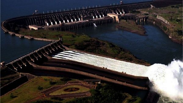 Itaipú se resiste a entregar informe sobre uso de fondos sociales a Contraloría