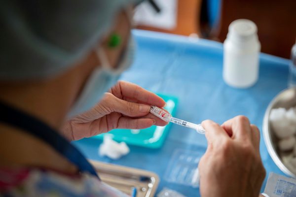 Federación de médicos de Venezuela exige un millón de vacunas anticovid - MarketData