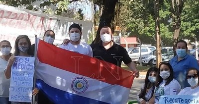 La Nación / Iniciaron huelga en Tesai por mejora salarial de trabajadores de convenio social