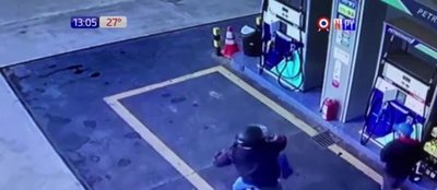Extrema inseguridad: Violento robo a gasolinera en Luque | Noticias Paraguay