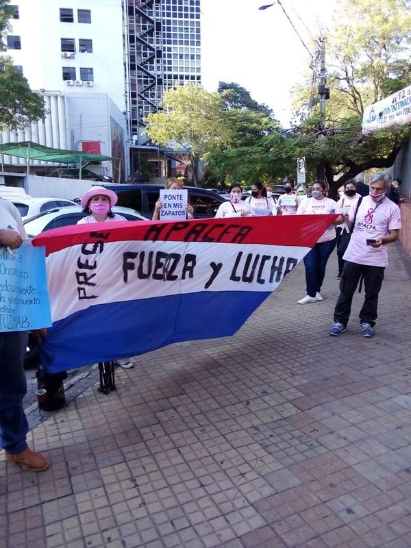 Aso de pacientes con cáncer piden modificación de ley 2051 y no una “inútil nueva legislación” - Nacionales - ABC Color
